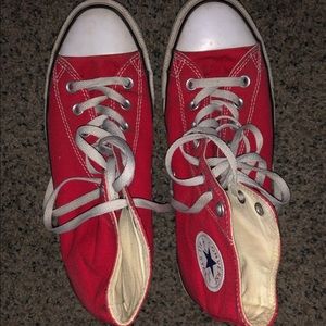 Converse (red)